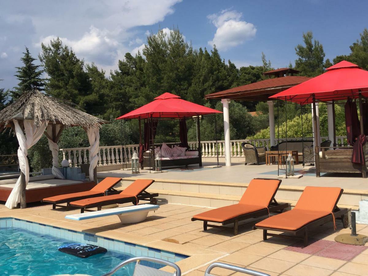 Villa Askamnia And Suites Nikiti  Exterior photo